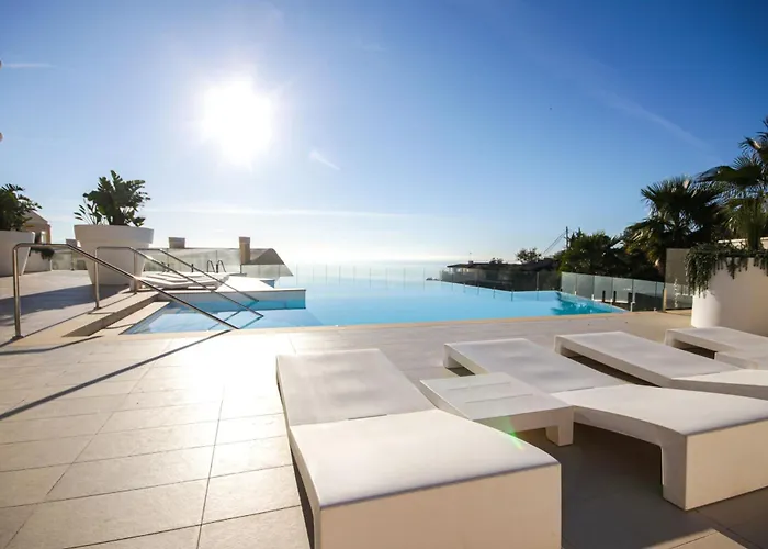 Stunning Sea Views At Stupa Hills Apartament *
