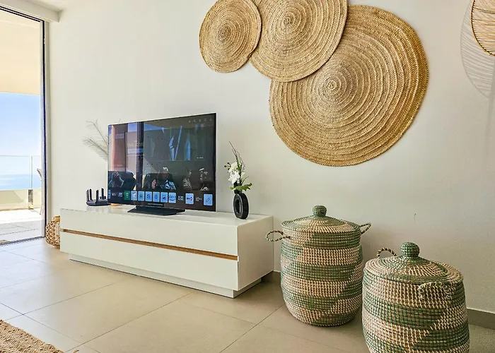Stunning Sea Views At Stupa Hills Apartament *
