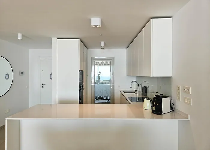 Stunning Sea Views At Stupa Hills Apartament *