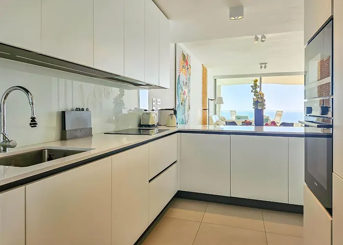 Stunning Sea Views At Stupa Hills Apartament