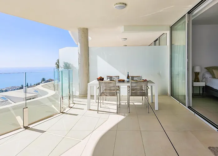 Stunning Sea Views At Stupa Hills Apartament